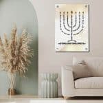 המנורה מנורה כיתוב שחור על רקע ברונזה